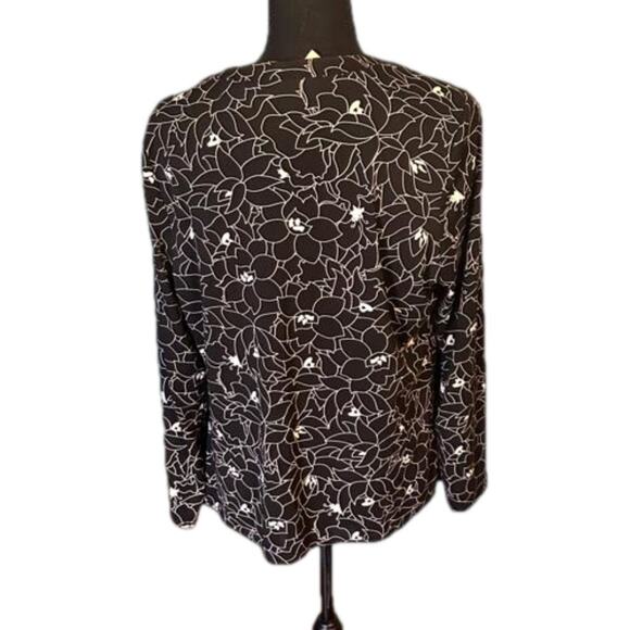 Worthington Petite Black Floral Two Piece - Picture 5 of 8